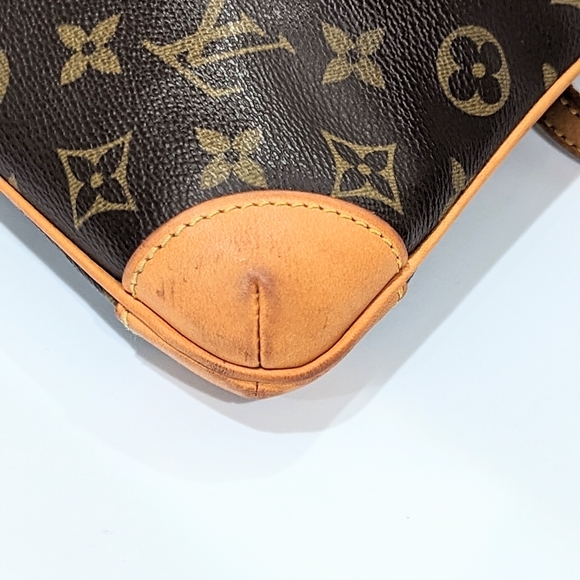 Authentic Louis Vuitton Coussin Monogram - Picture 6 of 16